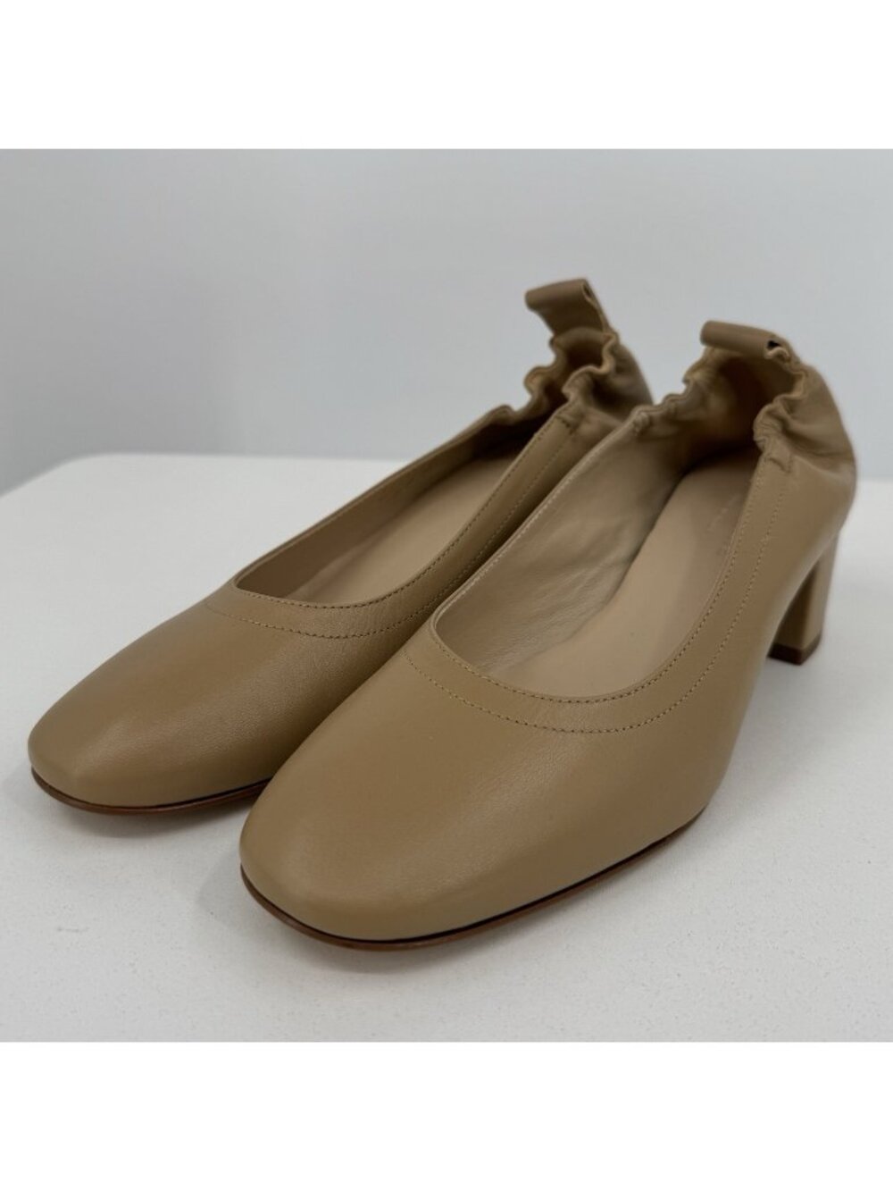 Everlane Italian Leather Day Heel Light Taupe 6.5 Women's Elastic Back Comfort